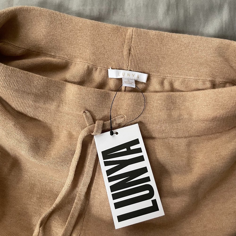 Lunya Cozy Cotton Silk Jogger in Tranquil Tan (NWT, Size S)